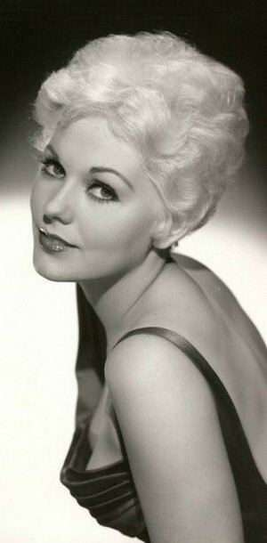 Kim Novak 9mt4nsddsf81.jpg