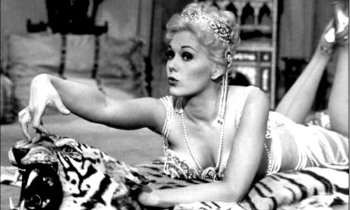 Kim Novak in ''Jeanne Eagels'' 1957.jpg