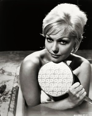 Kim Novak -n44066Dl6b1qb8ugro1.jpg