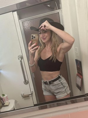 Monica May - Cowgirl hat.jpg