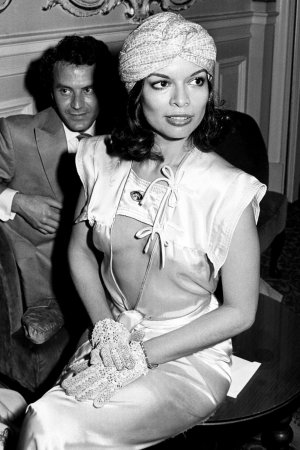 bianca jagger turban.jpg