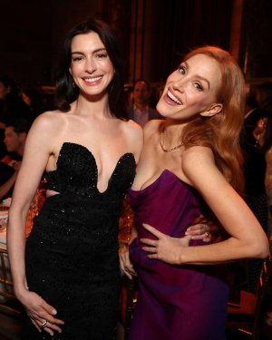 Anne Hathaway &amp; Jessica Chastain.jpg