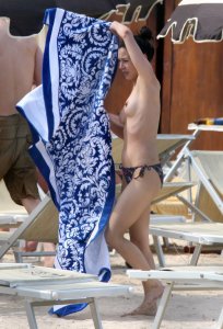 TheFappeningBlog.com - China Chow Topless 31.jpg