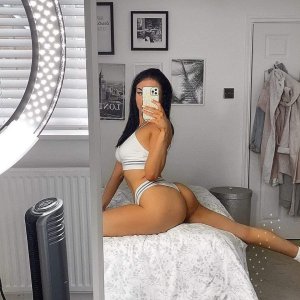 alice_emmah Alice Hogan 03.jpeg