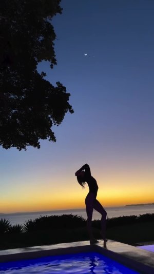 juleshough_1740609805_3576815809442074617_22665638 - frame at 0m53s.jpg