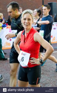 sophie-raworth-celebrities-at-the-finish-of-the-royal-parks-half-marathon-JH3AMP.jpg