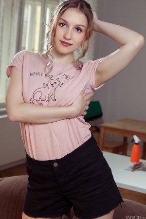 0011-02 thefappeningblog.com.jpg