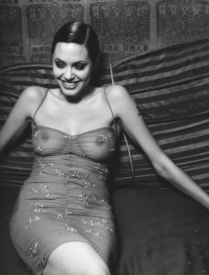 angelina_jolie_photo_shoot_by_Matt_Gunther_1a.jpg