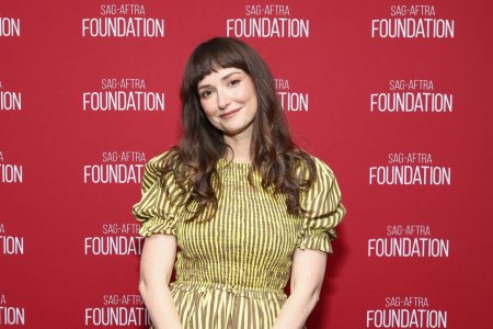 Milana_Vayntrub_at_the_SAG-AFTRA_Foundation_in_Los_Angeles_03-04-2025__4_.jpg