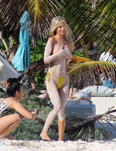 TheFappeningBlog.com - Danielle Knudson 1.jpg