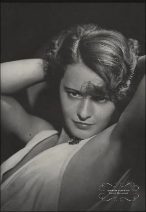 Barbara Stanwyck -1935.jpg