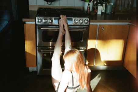 Hayley-Williams-Feet-7061461.jpg