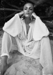 Anja Rubik Nude & Sexy 8 thefappeningblog.com.jpg