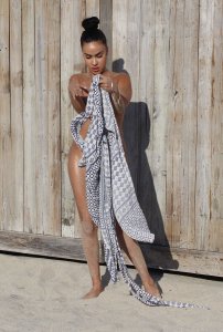 TheFappeningBlog.com - Julissa Neal Poses Topless 57.jpg