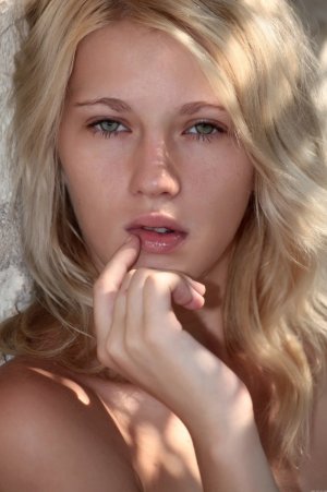 mila-i-godian-10 thefappeningblog.com.jpg