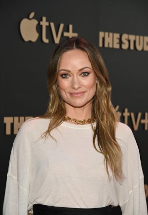 579932004_olivia-wilde-the-studio-premiere-008.jpg