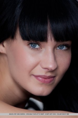 angel-e-lunettar-15 thefappeningblog.com.jpg