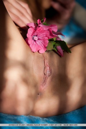 astrud-a-euphoria-09 thefappeningblog.com.jpg