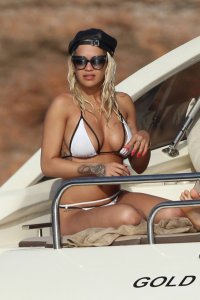 Rita-Ora-Bikini-6.jpg