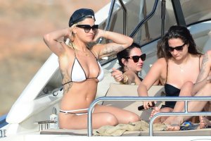 Rita-Ora-Bikini-62.jpg