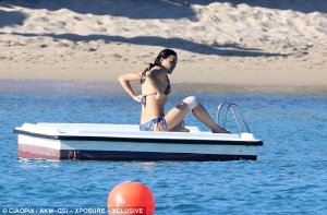 Michelle-Rodriguez-Bikini-9.jpg