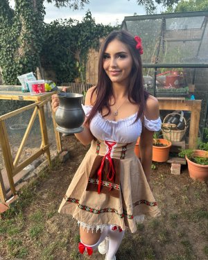 Mollie Lawrence (12).jpg