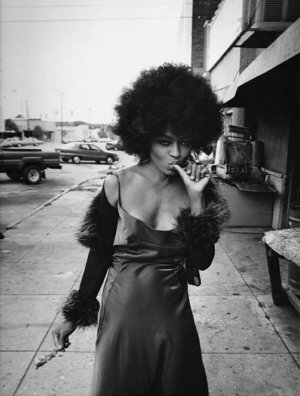 Diana-Ross-eating-.jpg