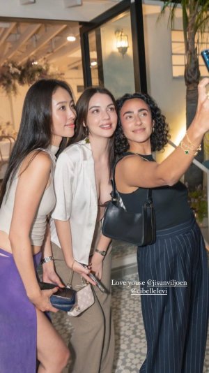 Adelaide Kane - bra 4.jpg