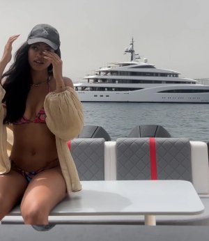 Camille Hyde - bikini.jpg