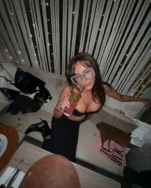 Chloe Veitch OnlyFans  (3).jpg