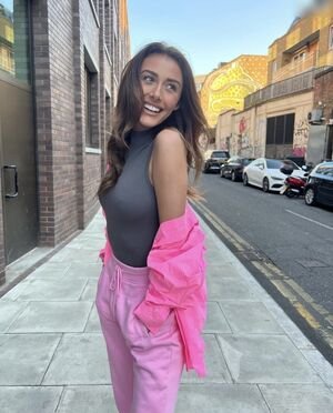 Chloe veitch too hot to handle   (41).jpg