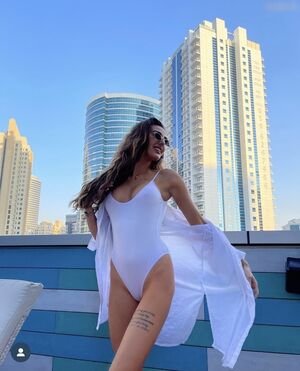 Chloe veitch too hot to handle   (47).jpg