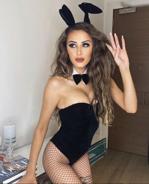 Chloe veitch too hot to handle   (73).jpg