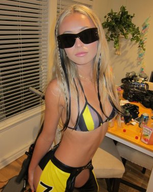 Peri Brennan (15).jpg