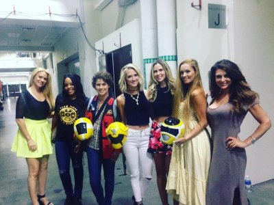 Forever Yellow (Taylor, Tanya, Kelsey, Gia, Lily, Ashley, Maya) zua6t442m3m61.jpg