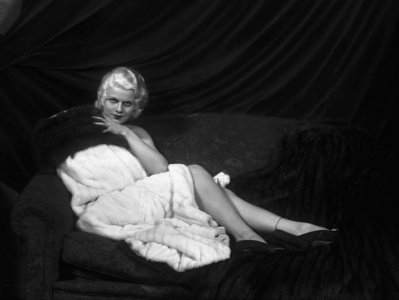 Jean Harlow 1930.jpg