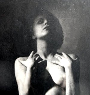 Jean Harlow This is claimed to be a nude of Jean before stardom, around 1927 or 28.jpg