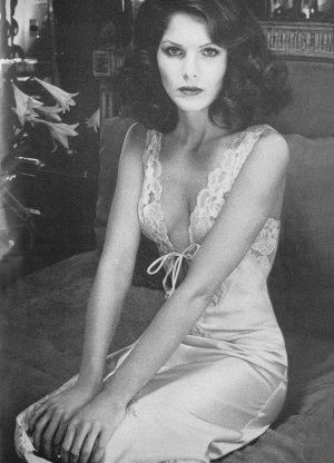 Lois Chiles (15).jpg