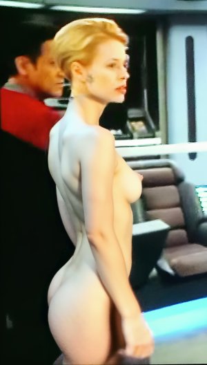 00zch9mzfdw9j91 fake.jpg