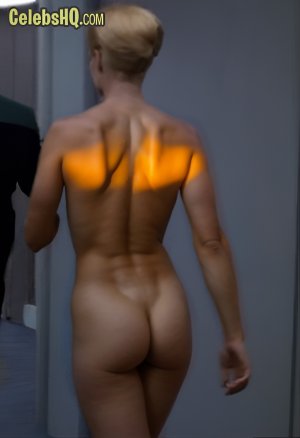 60308515_jeri-ryan_000_booty_closeup fake.jpg