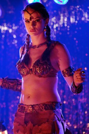 Danielle Panabaker lJ5DIKAv_t.jpg