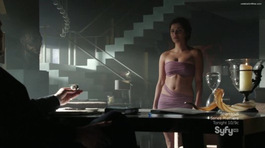 Shivani Ghai - Dominion S01 E02 (2014) 2.jpg