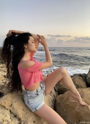 0027-02 thefappeningblog.com.jpg