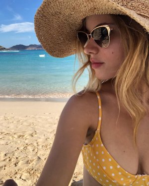 Halston Sage - at a beach 93730404.jpg