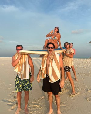 who are these coastal chic divas   shop coastal chic hair & body mist at florencebymillsbeauty...jpg