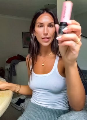 Screenshot_20250424_044204_YouCut - Video Editor-1261.jpg