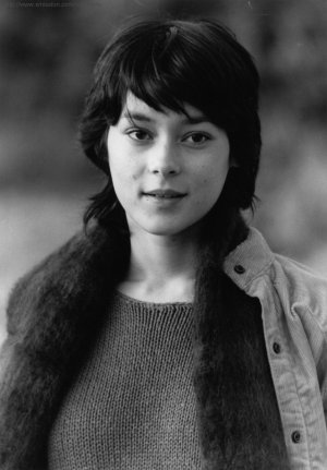 Meg Tilly young 2.jpg