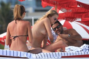 TheFappeningBlog.com - Toni Garrn Sexy & Topless  13.jpg