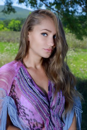 0011-01 thefappeningblog.com.jpg