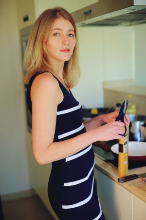 romantic-babe-mila-i-playfully-poses-naked-in-the-kitchen-and-shows-us-her-cooking-skills-01 t...jpg